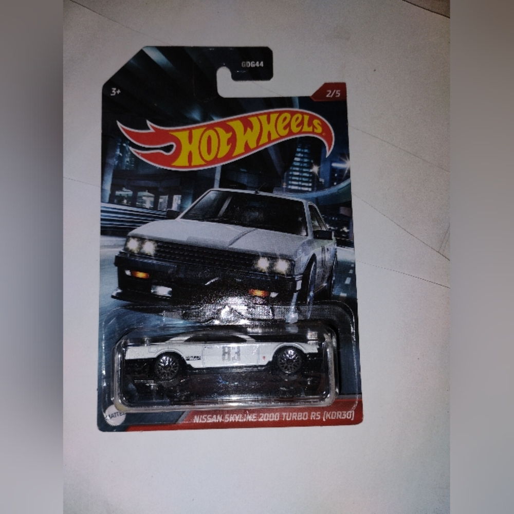 Hot Wheels Walmart Exclusive Nissan Skyline 2000 Turbo RS KDR30